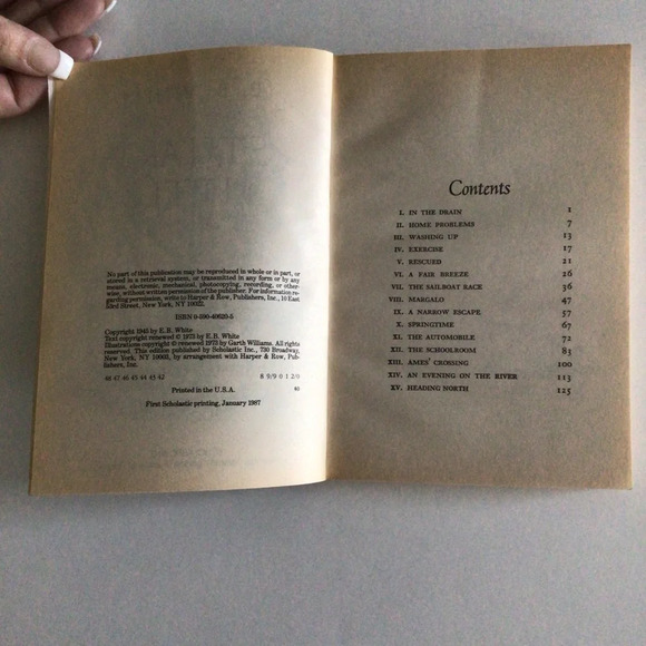 Stuart Little by E.B. White Paperback Book - Picture 4 of 9